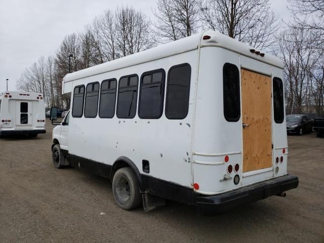 2006 Ford Econoline E450 Super Duty Cutaway Van