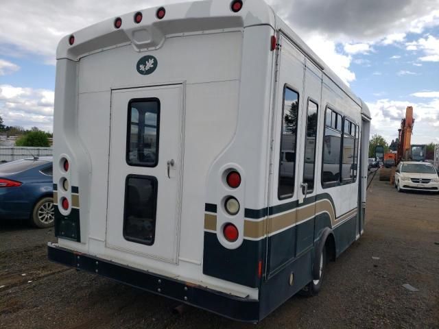 2006 Ford Econoline E350 Super Duty Cutaway Van