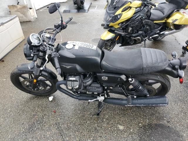 2021 Moto Guzzi V7 Stone