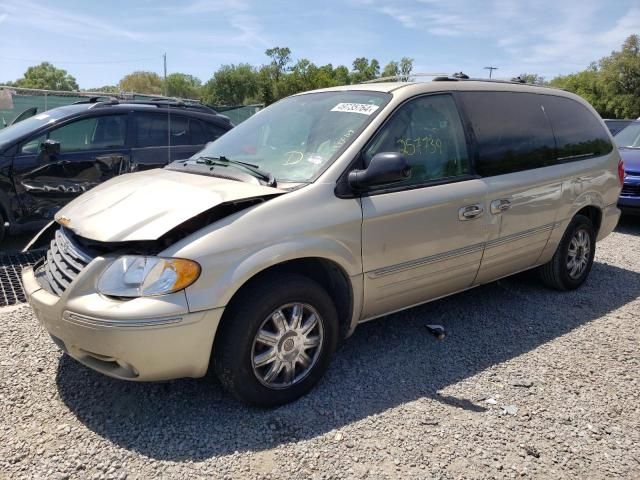 2005 Chrysler Town & Country Limited