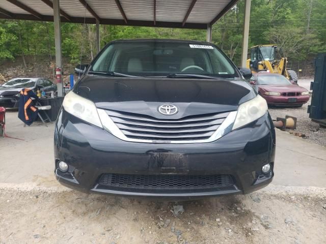 2012 Toyota Sienna XLE