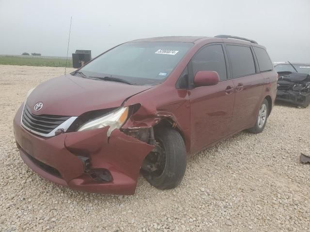 2013 Toyota Sienna LE