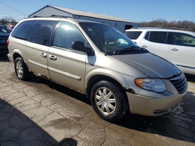 2005 Chrysler Town & Country Touring