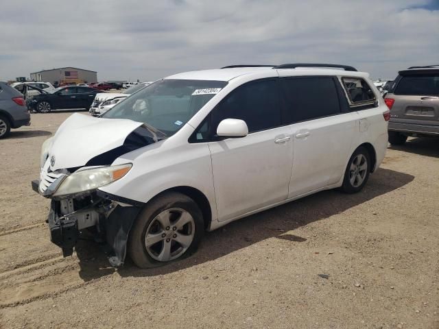 2015 Toyota Sienna LE