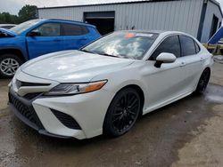 Carros dañados por inundaciones a la venta en subasta: 2018 Toyota Camry XSE