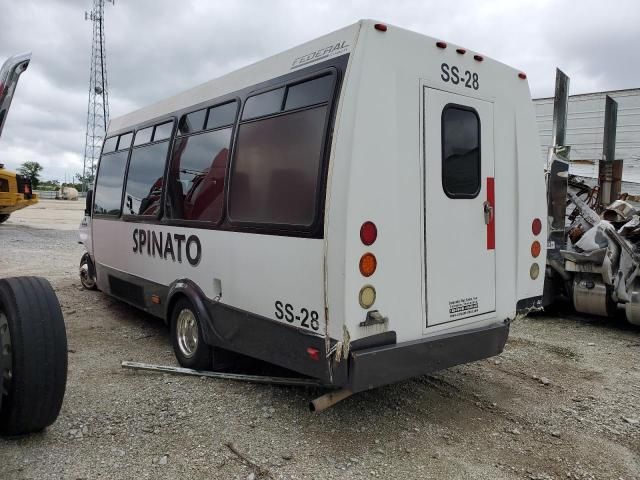 2010 Ford Econoline E450 Super Duty Cutaway Van