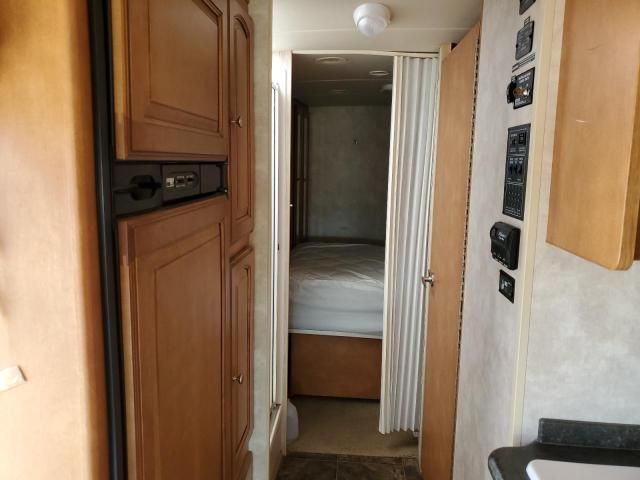 2012 Winnebago Vista 30T