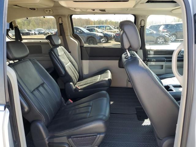 2010 Chrysler Town & Country Touring