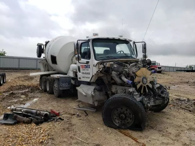 2020 Freightliner 114SD