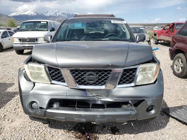 2005 Nissan Pathfinder LE