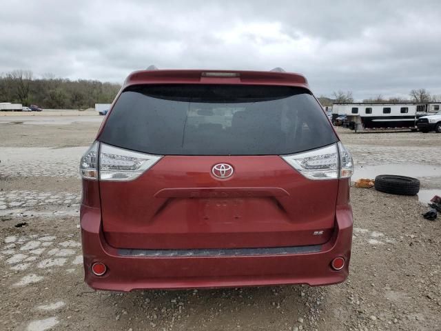 2017 Toyota Sienna SE