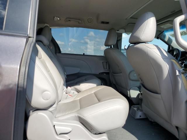 2016 Toyota Sienna XLE