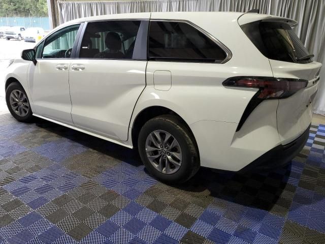 2023 Toyota Sienna LE