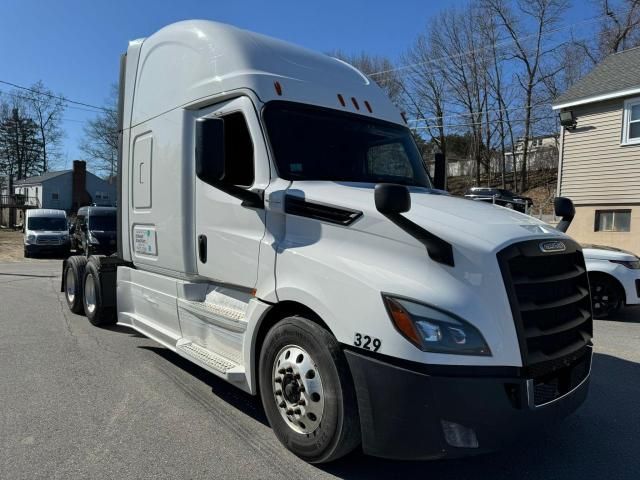 2019 Freightliner Cascadia 126