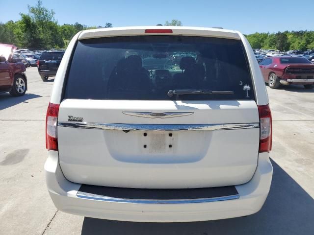 2013 Chrysler Town & Country Touring