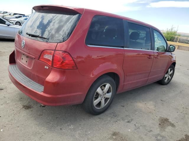 2010 Volkswagen Routan SE