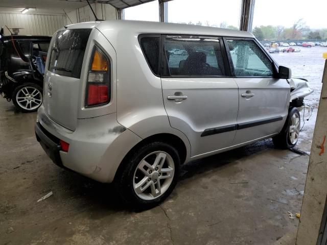 2011 KIA Soul +