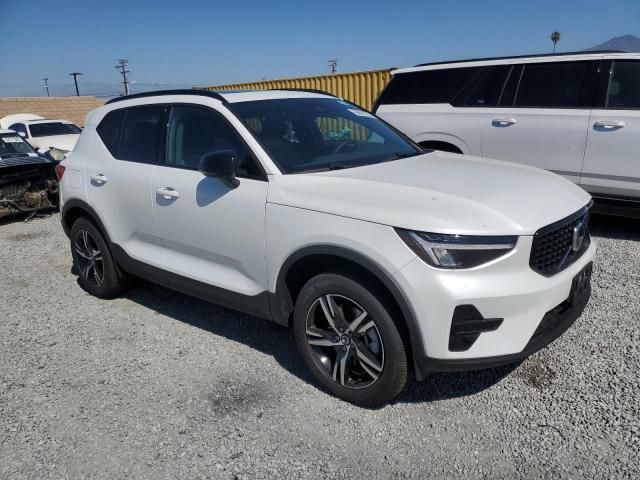 2024 Volvo XC40 Core