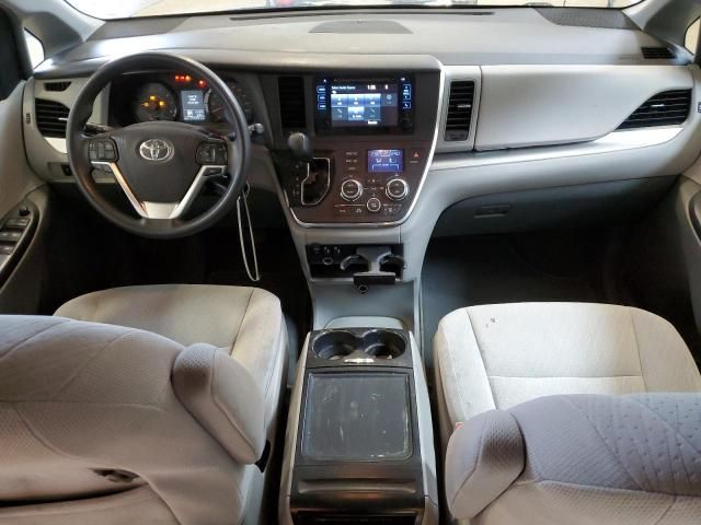 2016 Toyota Sienna LE