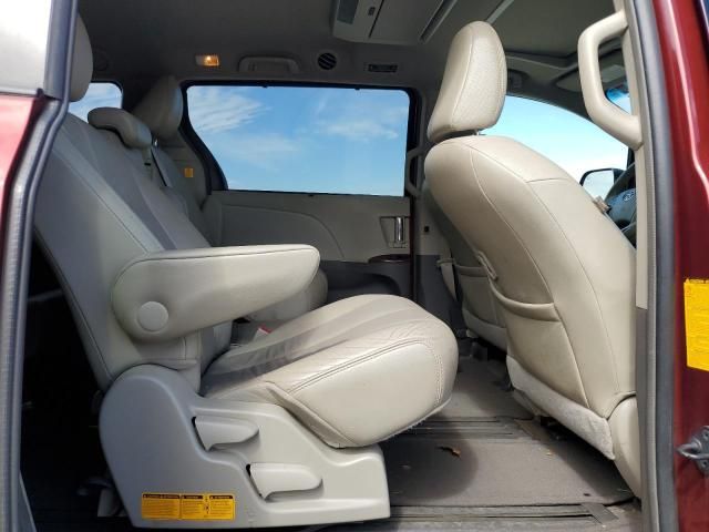 2013 Toyota Sienna XLE