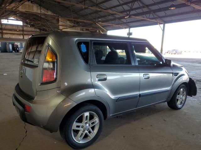 2010 KIA Soul +