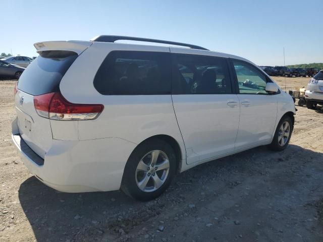 2013 Toyota Sienna LE