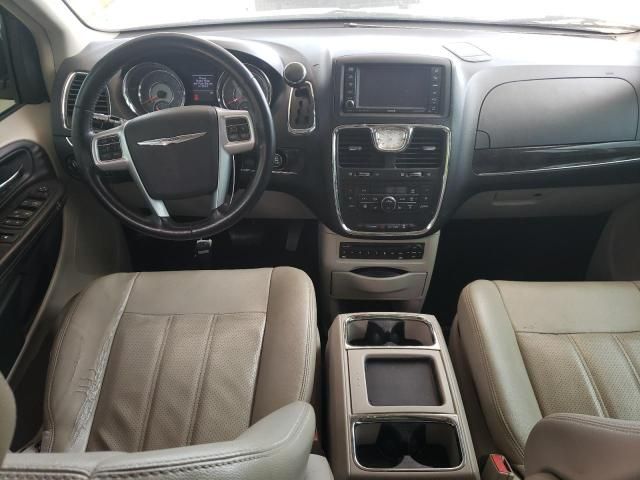 2012 Chrysler Town & Country Touring L