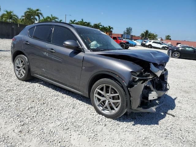 2018 Alfa Romeo Stelvio Sport