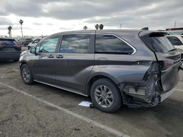 2023 Toyota Sienna LE