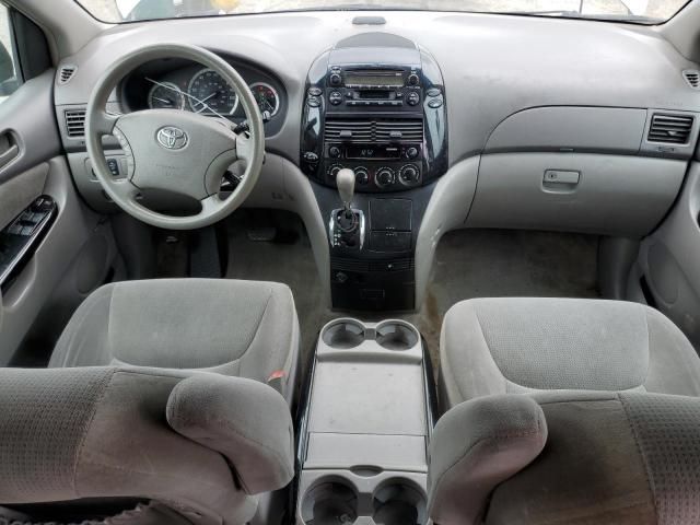 2005 Toyota Sienna CE