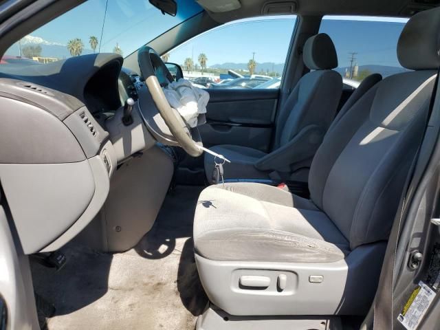 2005 Toyota Sienna CE