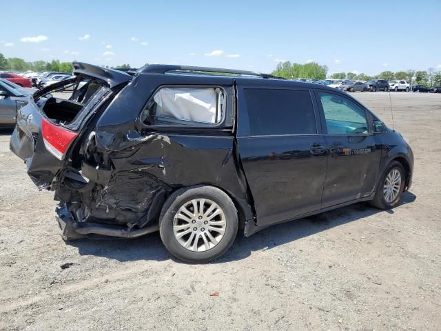 2014 Toyota Sienna XLE