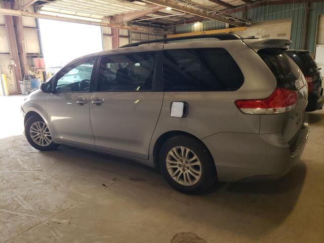 2013 Toyota Sienna XLE