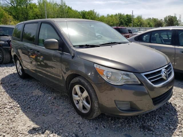 2010 Volkswagen Routan SE