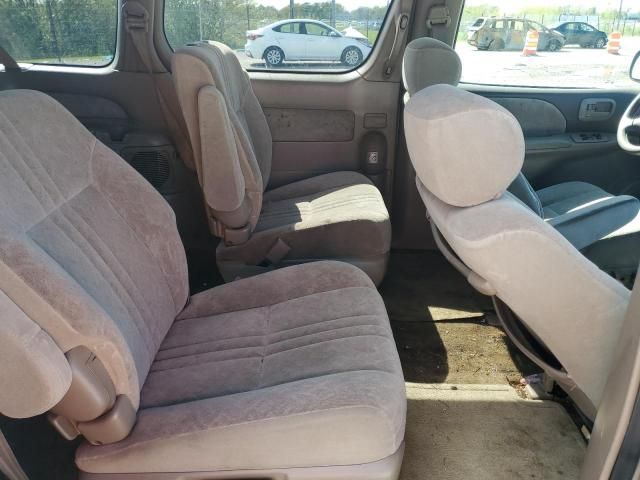 2000 Toyota Sienna LE