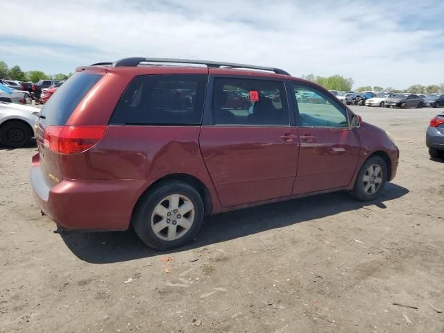 2004 Toyota Sienna XLE