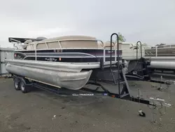 Salvage boats for sale at Cahokia Heights, IL auction: 2015 Suntracker Party Bard