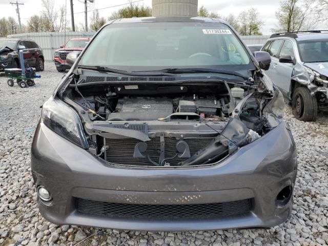 2011 Toyota Sienna Sport