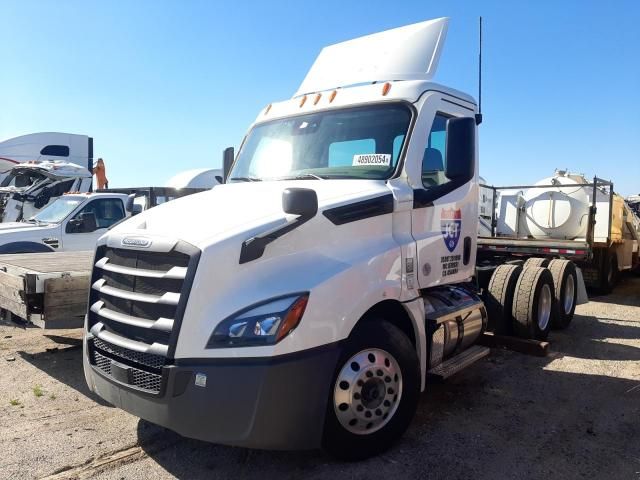 2024 Freightliner Cascadia 126