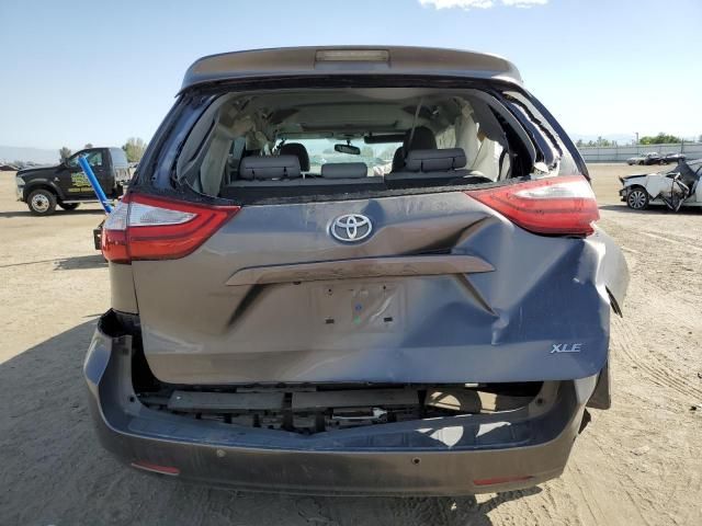 2017 Toyota Sienna XLE