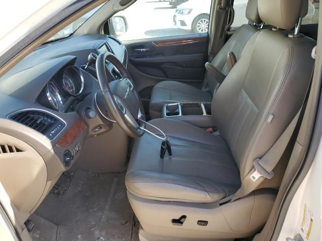 2011 Chrysler Town & Country Touring L