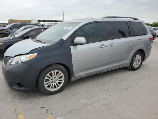 2015 Toyota Sienna XLE