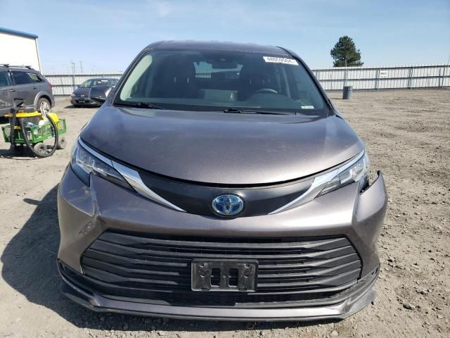 2021 Toyota Sienna LE