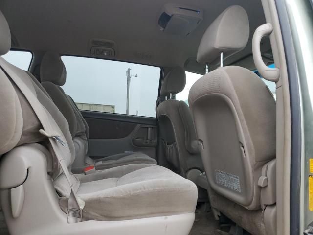 2010 Toyota Sienna CE