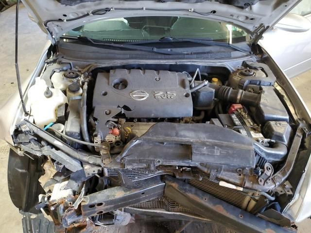 2004 Nissan Altima Base