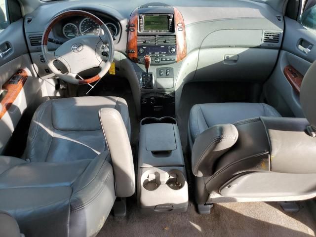 2005 Toyota Sienna XLE