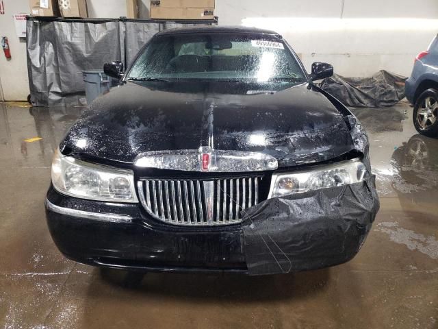 2000 Lincoln Town Car Signature