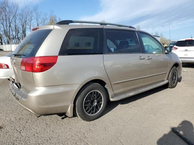 2004 Toyota Sienna CE