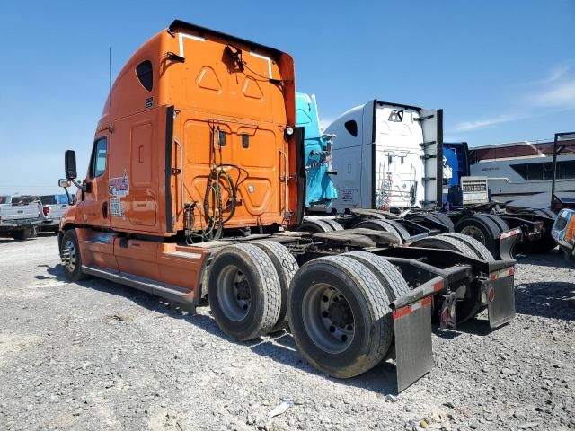 2012 Freightliner Cascadia 125