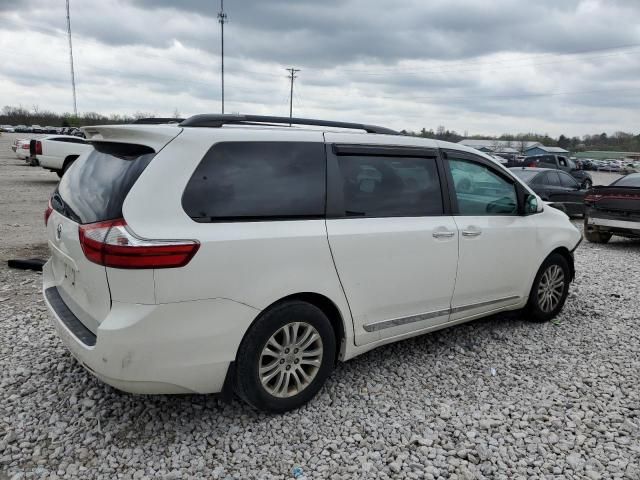 2017 Toyota Sienna XLE